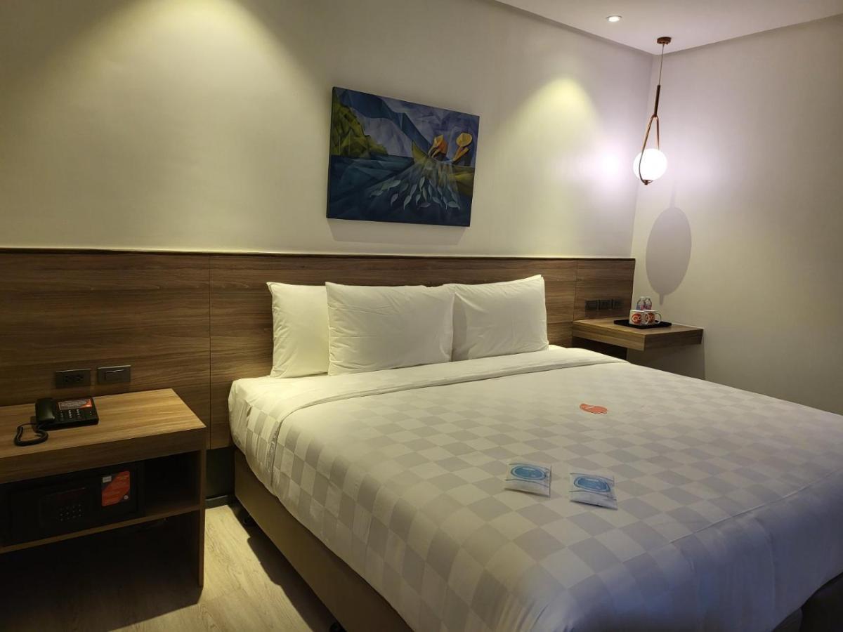 Go Hotels Plus Tuguegarao Extérieur photo
