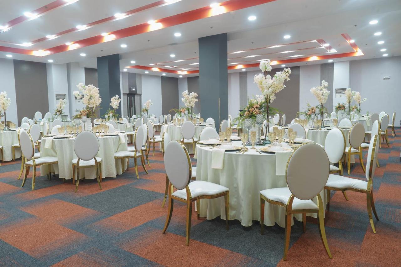 Go Hotels Plus Tuguegarao Extérieur photo